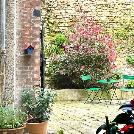 Studio Renove Et Tres Fonctionnel, Marly-Le-Roi Exterior photo
